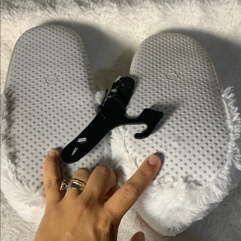 Wonder Nation Silver and White Kids Slippers